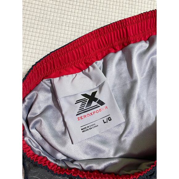 Zero Exposure Men's USA size L UPF 50+ comfort liner stretch Black swim trunks - Picture 6 of 7